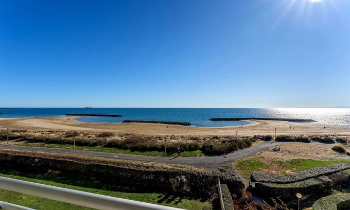 Cap d'Agde Apartment | Unwind at SEAside: Ocean View with Pool & Petanque