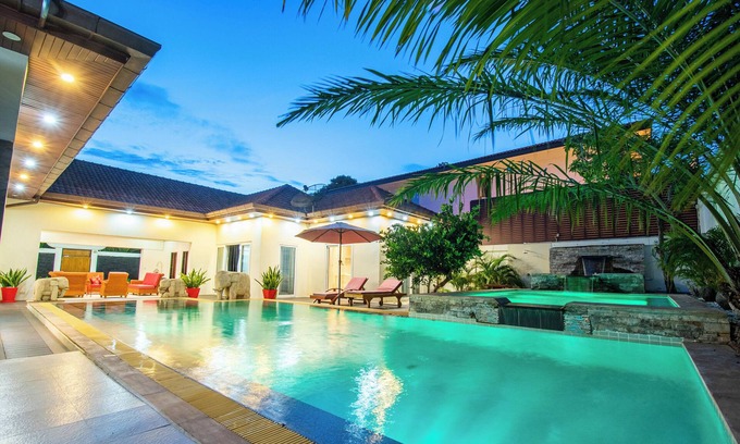 Pratumnak Hill Villa | Relaxing Seaside Villa with 2 Pools and Private Beach