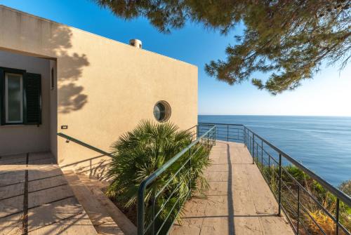 Capo Zafferano Villa | Cozy Seaside Villa with Family-Friendly Amenities