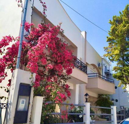 Nees Pagases Apartment | Oceanfront Seaside Villa - Ideal for Families at Alykes Beach