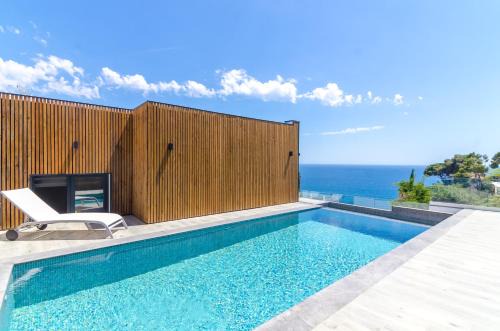 Lloret de Mar Villa | Elegant 4-Bedroom Villa in Lloret de Mar with Pool & Views