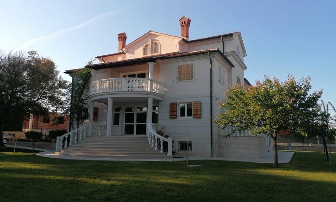 Liznjan Villa | Seaside Villa with Private Garden and Ocean View Awaits