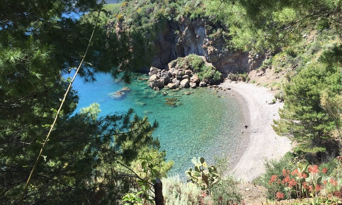 Lipari Villa | Seaside Villa with Exclusive Beach Access and Spa Amenities