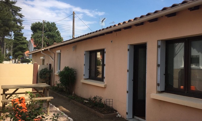 Saint-Brevin-les-Pins House | Cozy Rental for 2-4 with Ocean View Near Shops