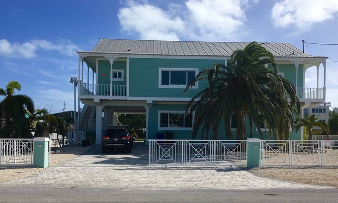 Islamorada House | Idyllic Waterfront Retreat in Venetian Shores with Pool & Dock
