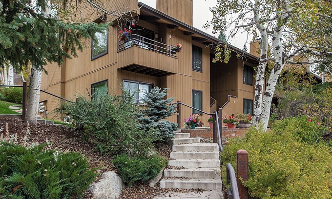 Snowmass Village Condo | Unforgettable Seasons Four: Spa, Pool & Family-Friendly Fun