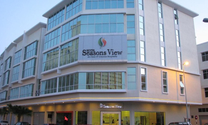 Kuantan Hotel | Guest Rated Seasons View Hotel with Family-Friendly Amenities
