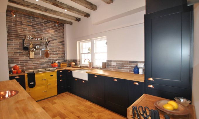 Pittenweem Apartment | Seaspray: Harbourfront Home with Family & Pet-Friendly Charm