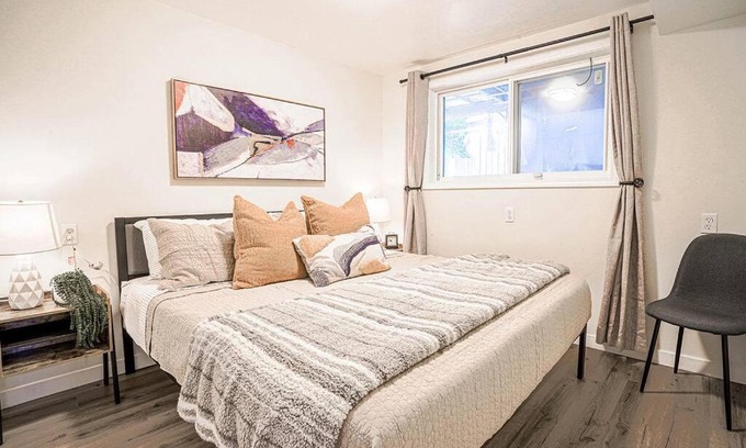 SeaTac House | Convenient Seatac 2BR Lower Unit Near Airport & Family Friendly