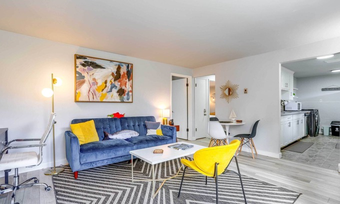 Old Ballard Apartment | Seattle Garden Apt: Ideal Location Near Water & Amenities!
