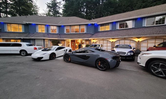 Sammamish Villa | Experience Seattle's Golden Millionaire Mansion Retreat
