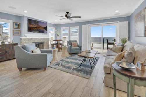 South Oceanside House | Oceanfront Seaview 1135A: Pet-Friendly Retreat with Beach Access