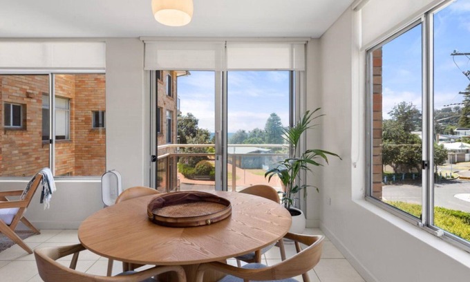 Avoca Beach Apartment | Seaview 6 - Spectacular Oceanfront Views Await You