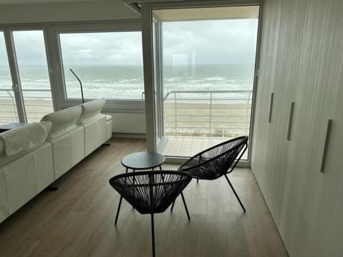 Nieuwpoort-aan-Zee Apartment | Oceanfront Bliss at Seaview and Sun, Nieuwpoort