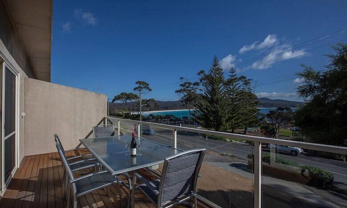 Binalong Bay Apartment | Beautiful Seaview Apartment at Bay of Fires - Rated 9.6/10