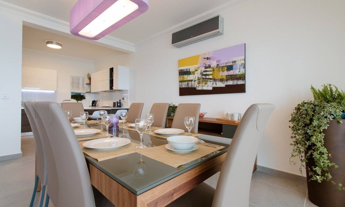 Sliema Apartment | Seaview Apartment with Pool in Sliema - Rated 10/10