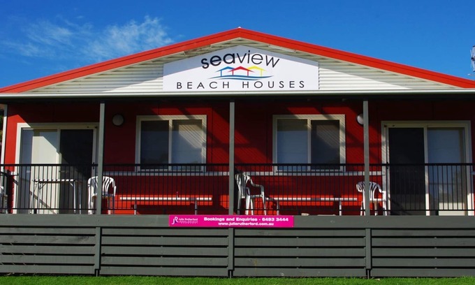 Bermagui Cottage | Unforgettable Seaview Beach House with Oceanfront Pool