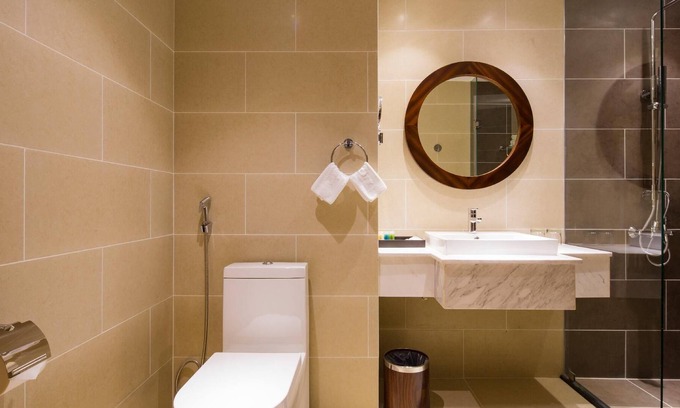 Tran Phu Beach Apartment | Affordable Seaview Beachfront Studio with Pool Access