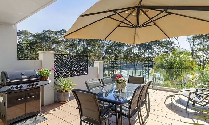Denhams Beach Apartment | Oceanfront Escape at Seaview by the Cliff - Rated 9/10!