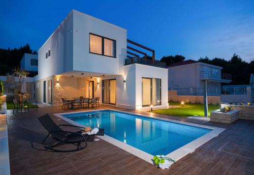 Okrug Villa | Villa Trogir Deluxe: 6 Bedrooms with Private Pools & Sea Views