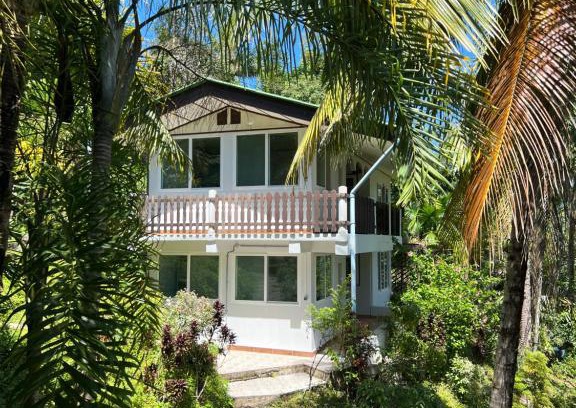 Salak Kok Apartment | Cozy Seaview Cottage with Pool and Ocean Views