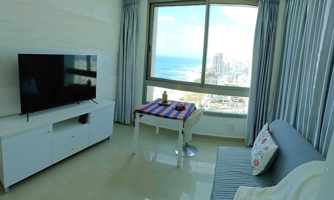 Netanya Apartment | Seaview Escape - 1-bedroom apartment with kitchenette on Netanya beachfront