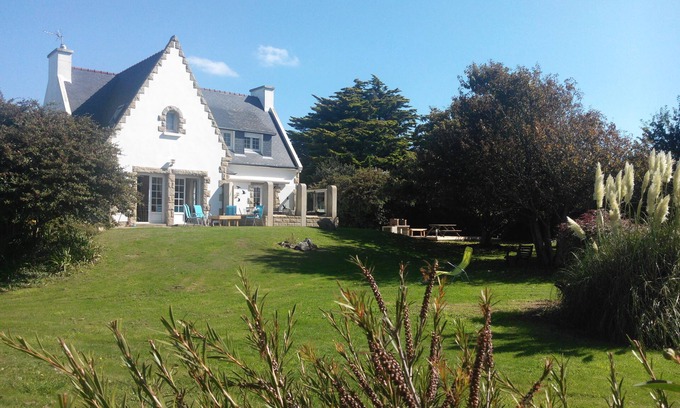 Trevignon House | Relaxing Retreat: Trévignon's Beaches and Scenic Gardens