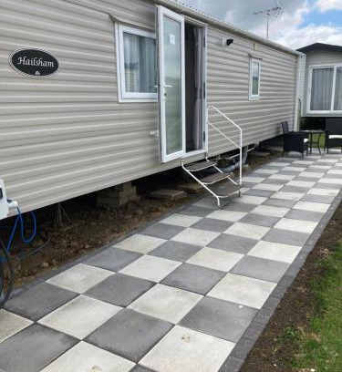 Swalecliffe Resort | Oceanfront Bliss at Seaview Holiday Rentals - Rated 9.6/10