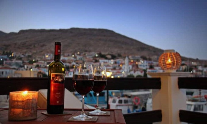 Halki House | Relaxing Seaview Suite with Family Amenities & Kitchen