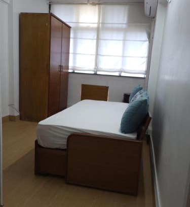 Bandra West House | Exclusive SEAVIEW Room for Women Near Taj Bandra
