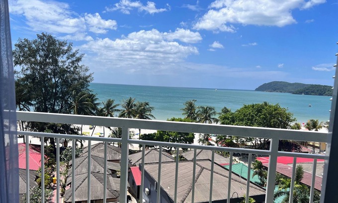 Lubok Buaya Apartment | Seaview room with balcony 4-5pax @ Cenang Beach