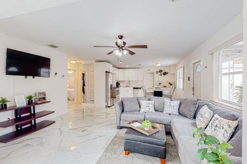 Pompano Beach House | Seaview Suite: Pet-Friendly Retreat with Pool Access