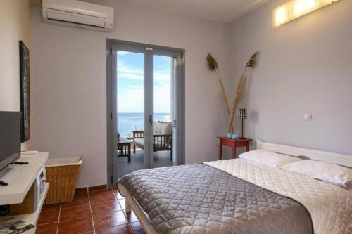 Nea Styra House | Beautiful Seaview Villa in Nimporio for Family Getaways