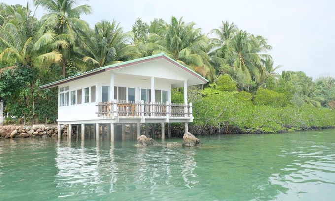 Salak Kok Apartment | Discover Seaview Villa Koh Chang with Pool & Family Amenities