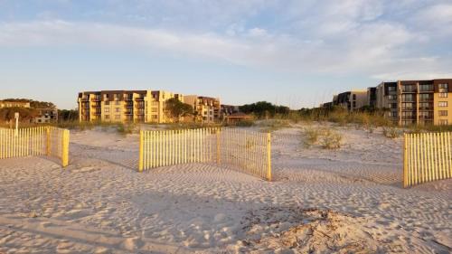 Folly Field Resort | Beachfront Retreat: Seawatch at Island Club Awaits You