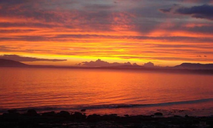 Gerroa House | SeaWest - Breathtaking Ocean Views & Pet-Friendly Stays