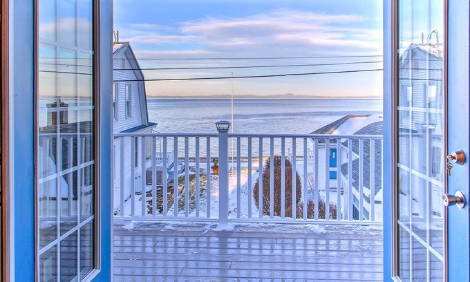 Sebago Apartment | Inviting Sebago Lake Haven: Scenic Water Views & Spa Access