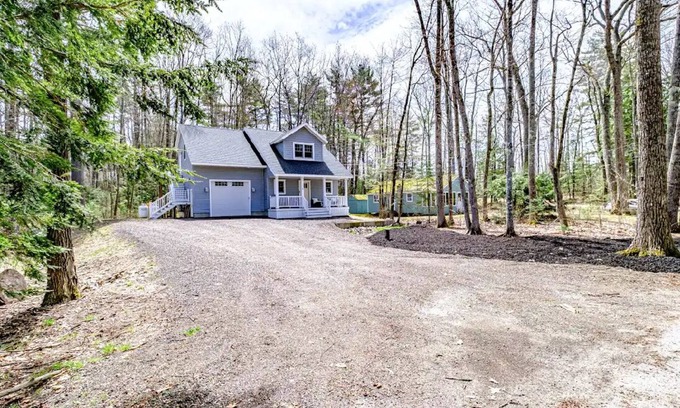 Sebago House | Sebago, newer construction, lake access, AC, 3bd2.5bth, Long Beach neighborhood
