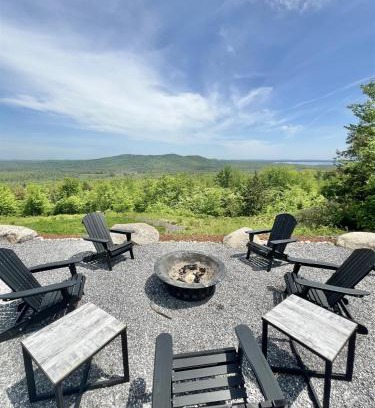 Sebago Villa | Relax at Sebago Sunrise Villa - Perfect for Families