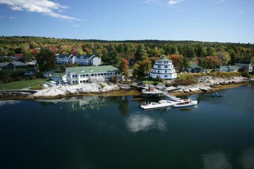 Sebasco Estates Hotel | Pet-Friendly Sebasco Harbor Resort with Ocean Views and Pool