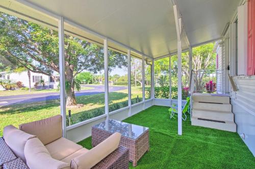 Sebastian House | Cozy Sebastien Cottage with Ocean View, 5 Mi to Beach