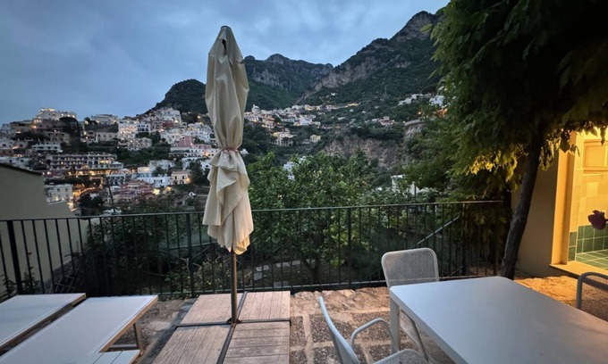 Arienzo Apartment | Inviting Sebastien Garden: Breakfast & Kitchen in Positano