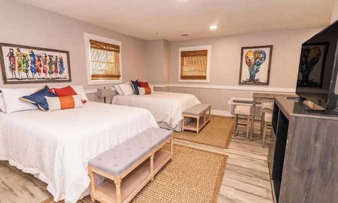 Wirtz Resort | SEBOU, a cozy stay for four in the lodge of Karoo at Smith Mountain Lake