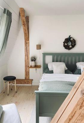Usti nad Labem-Strekov Bed & Breakfast | Pet-Friendly Sebuzínka with Pool and Ocean View Awaits
