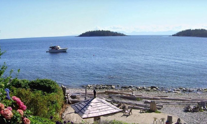 West Sechelt Cottage | Exceptional Sechelt Oceanfront Suites with Breathtaking Views