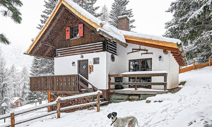 Reichenau House | Experience Nature at Sechszirbenhütte in the Nock Mountains