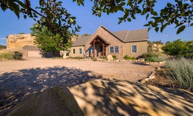 Lapoint House | Secluded 16-acre Ranch House near Red Fleet, Steinaker & Flaming Gorge