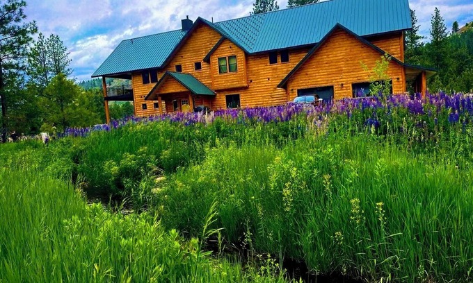 Mountain Home Cabin | Serene Cabin Retreat with Private Pond & Riverfront Access
