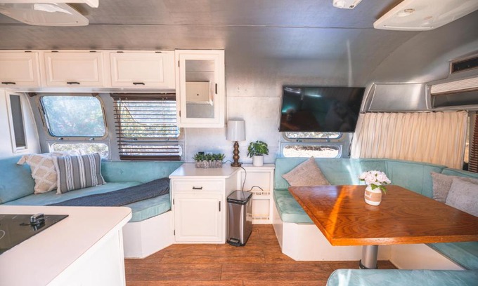 Fredericksburg Other | Serene Airstream Retreat with Hot Tub & WiFi Access