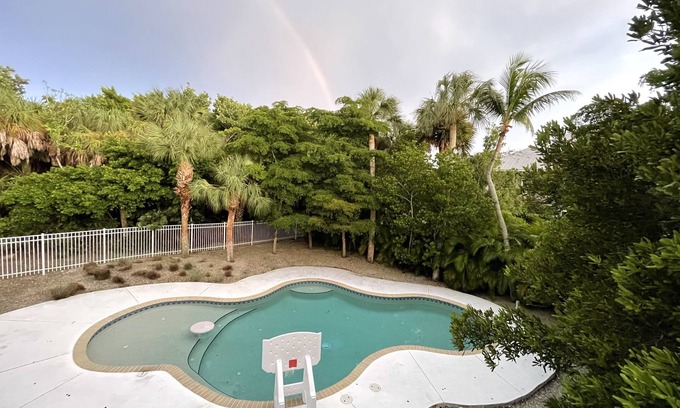Boca Grande House | Secluded House with Pool Near Beach - 10/10 Guest Rated